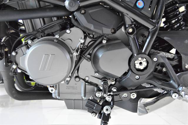 最后我们来看下这台国产街车当中排量最大的发动机