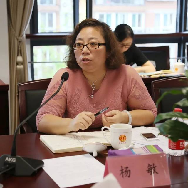 上海工会困难帮扶,会员卡服务工作专题座谈会在宝山区总工会召开