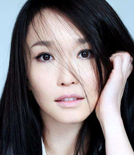 有人吐槽范文芳不美?范文芳近照曝光,身材苗条大长腿很吸金