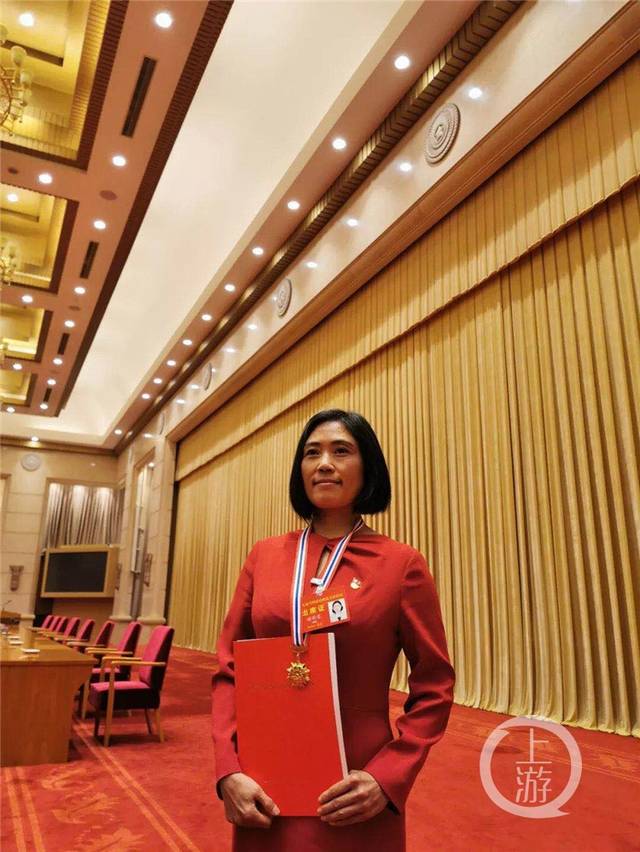 原标题:全国助人为乐模范:3次差点结束支教,谢彬蓉