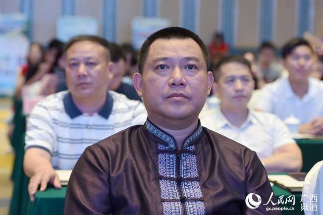 三江县委书记邝驱出席推介会