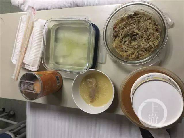 暖!病房里悄悄出现"隐藏菜单" 护士为8岁女孩开"小灶"