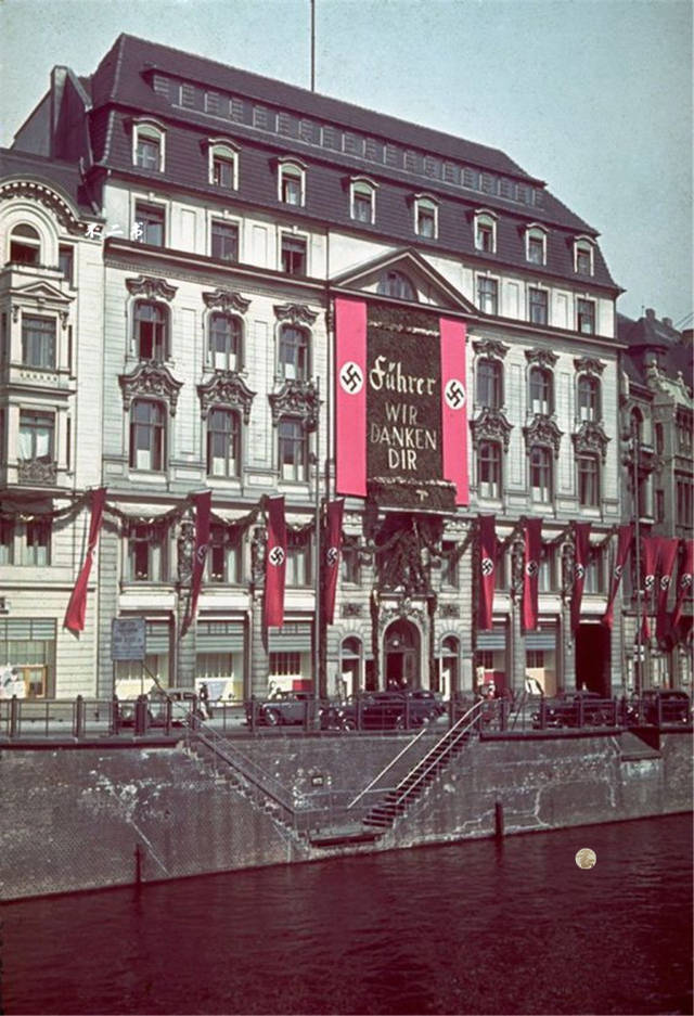 原创二战彩色老照片:镜头下繁华的柏林,帝国总理府,被攻占的巴黎