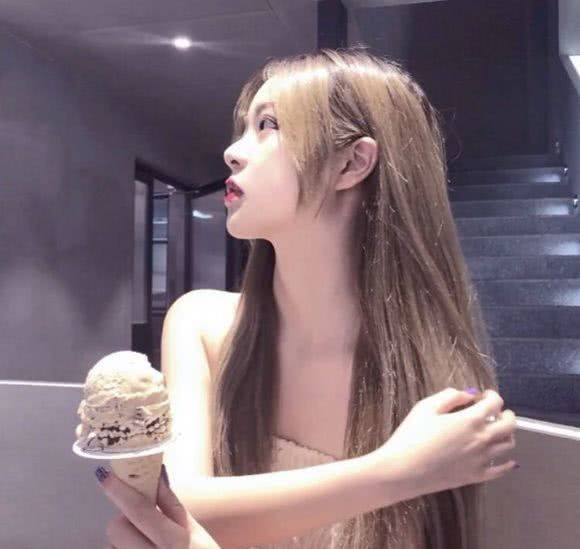 发什么qq空间好呢女生=适合发空间的说说女生