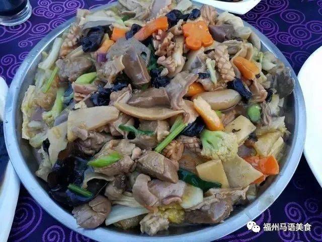 当家招牌菜是福州市面上已近失传的"炒八素"