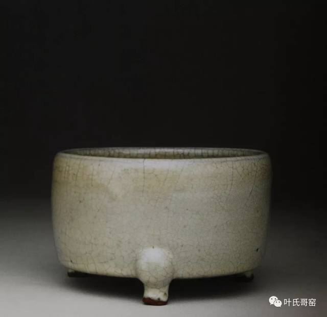 宋 哥窯 金糸鉄線 三足炉 （宋哥窑开片釉三足香炉金丝铁线米黄釉