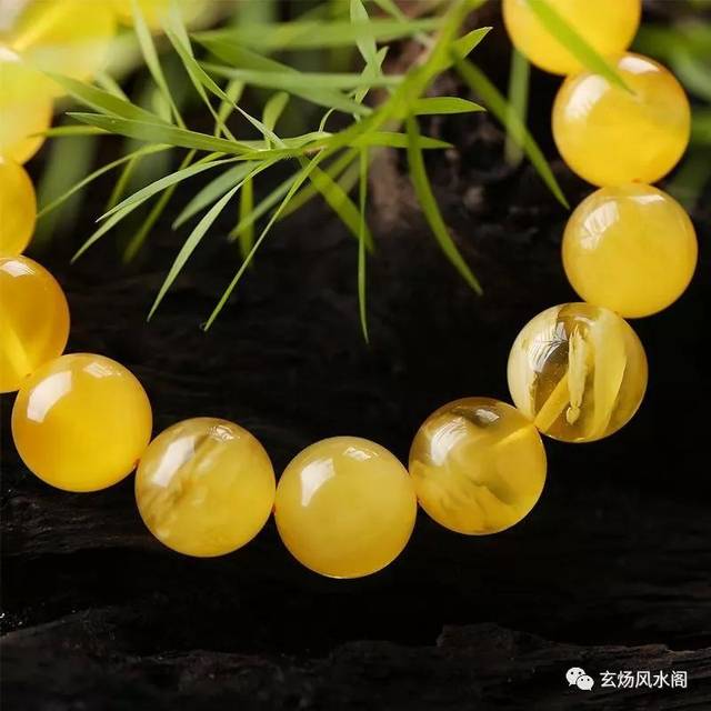 姜群：珠宝风水知识，蜜蜡（琥珀）的收藏知识与功效作用介绍。_搜狐网
