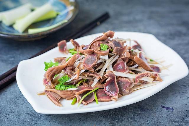 卤鸡胗时万万不可直接下锅煮多加1步又香又嫩无腥味