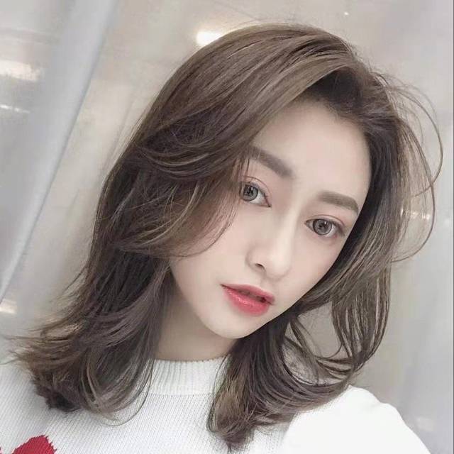 锁骨发夏季最流行的发型
