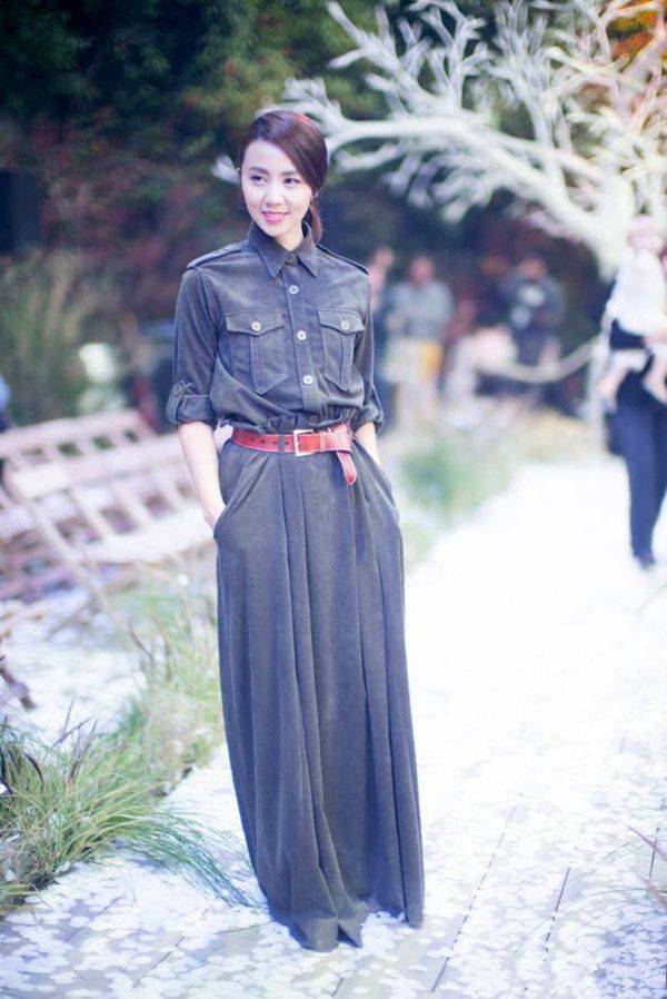 孙莉看脸是瘦,但腿是真的粗,怪不得总喜欢穿长裤!