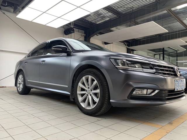 这次迈腾的身板更加硬朗了电光深空灰给它的不一样迈腾电光深空灰