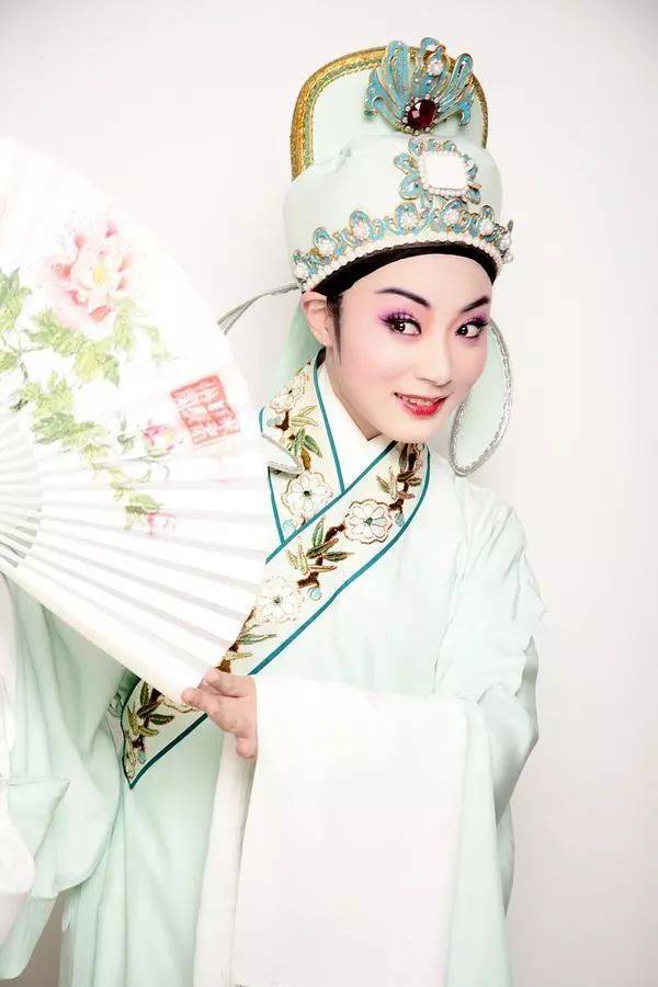 女小生戏曲百花园里的一朵奇葩你可曾被他美到