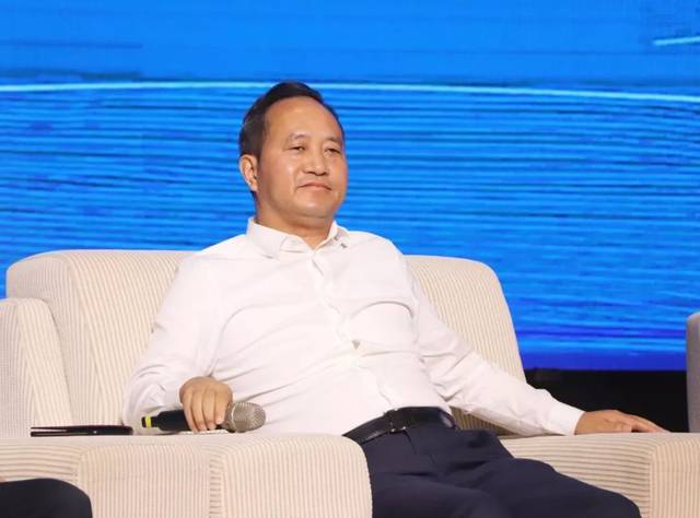 轮值会长风采世纪天润控股有限公司董事长方清海