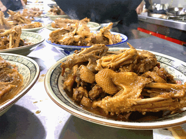 诸暨这家可以容纳1000 人的大酒店,环境美菜品正,太适合宴请聚会啦!
