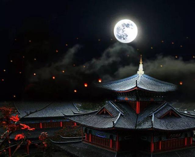 中秋望月,诗人写下思念诗篇,今夜月明人尽望,不知秋思落谁家.