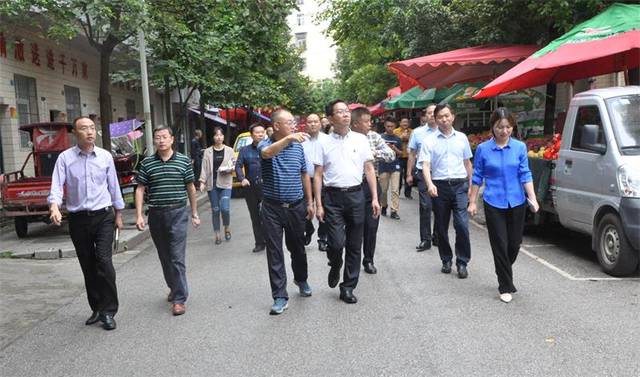县长刘自强带领县应急管理,市场监管,交通等部门负责人到青川县汽车站