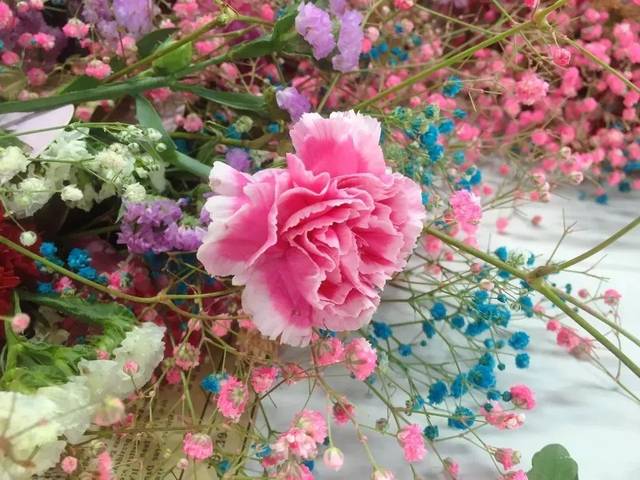 光谷学院教师节活动回顾:包最美的花,送最美的