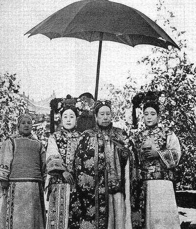 慈禧太后的两位女官都不得善终她们就是德龄和容龄两姐妹