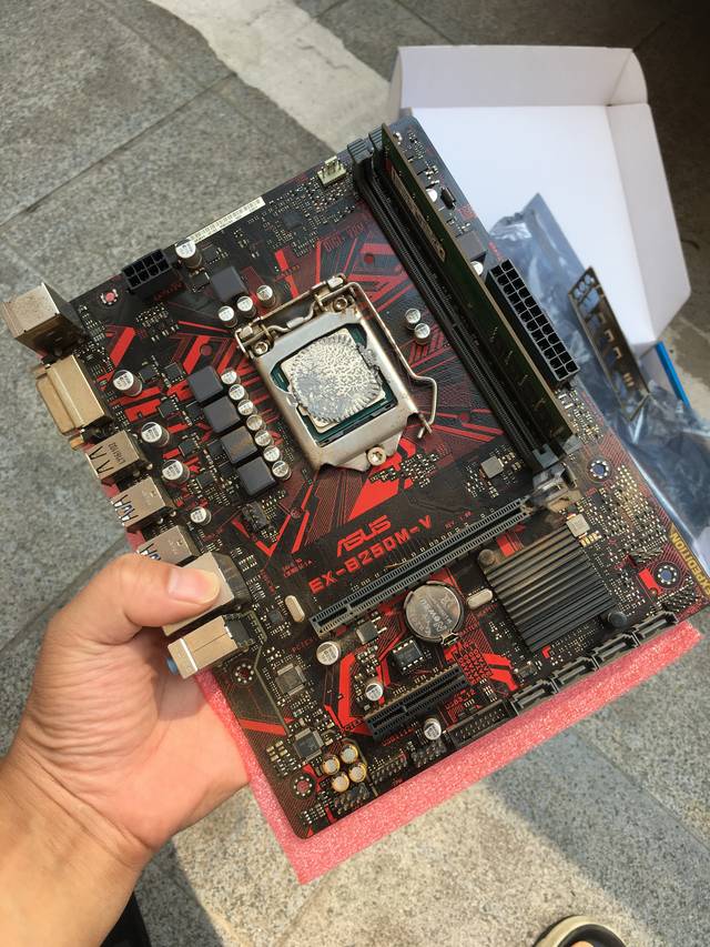 捡到的电脑主板cpu和内存条硬件