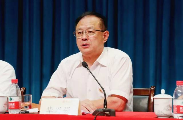 华乃强在讲话中对学校党委提前主动谋划,精心组织安排主题教育各项