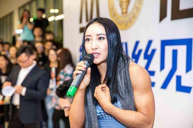 中国最美健美女神直言喜欢强者更爱黑人运动员但34岁仍单身