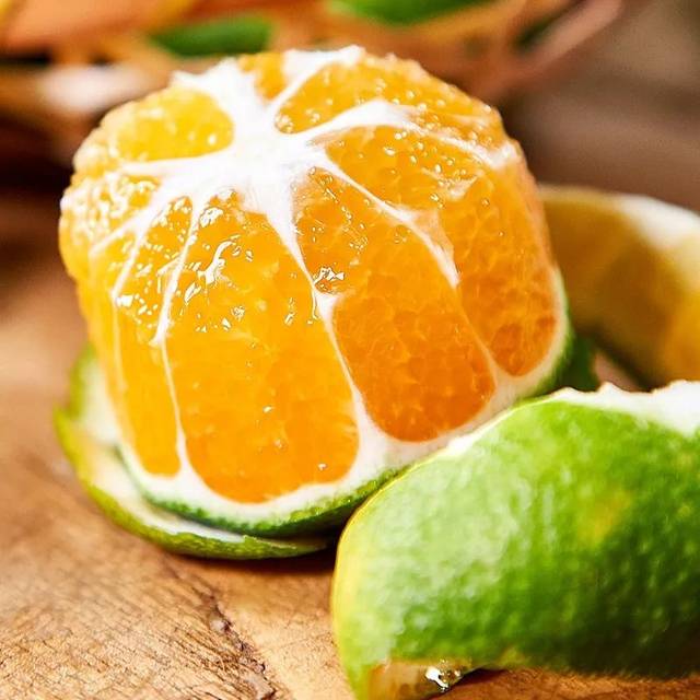 8元1盒,超甜红心猕猴桃29元1箱,蜜汁大黄桃3.