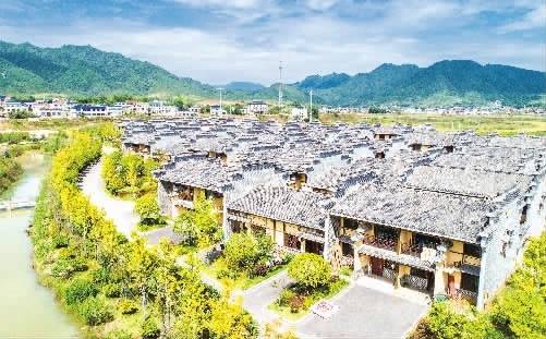 宁乡市黄材镇易地扶贫搬迁"千手爱心"大屋.