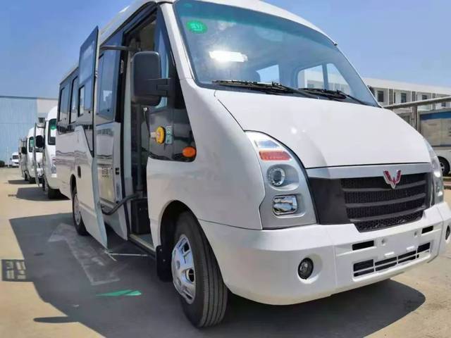 甄选之品五菱新一批s100公路客车交车成功