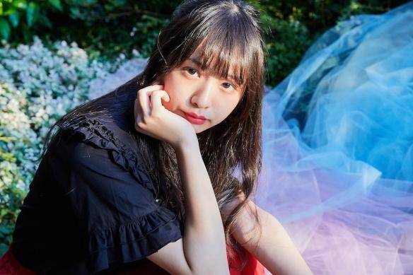 九头身美少女!可爱脸蛋无懈可击「三品瑠香」美图集