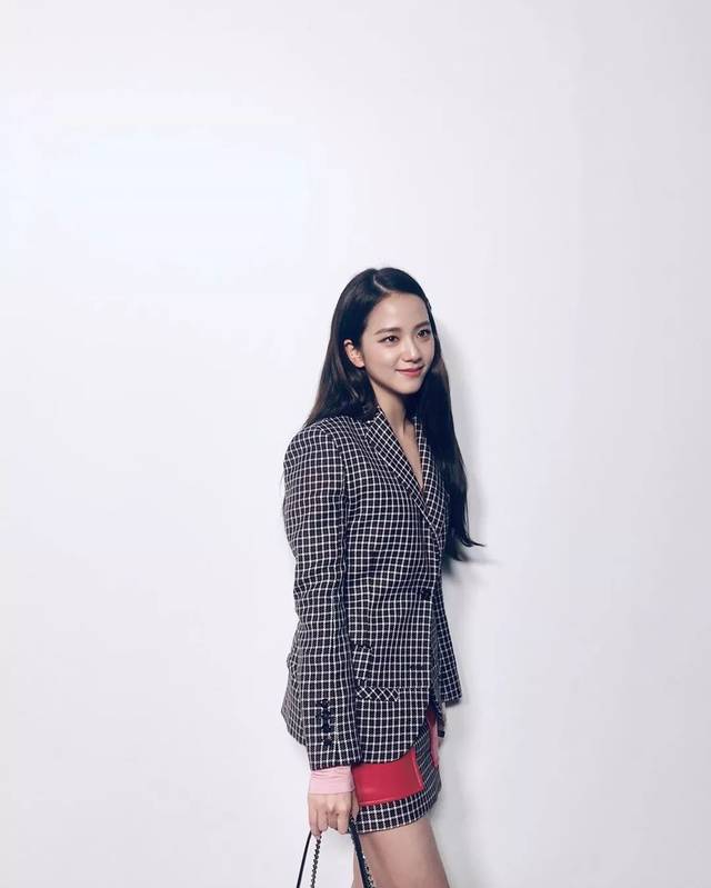 Jisoo with Burberry