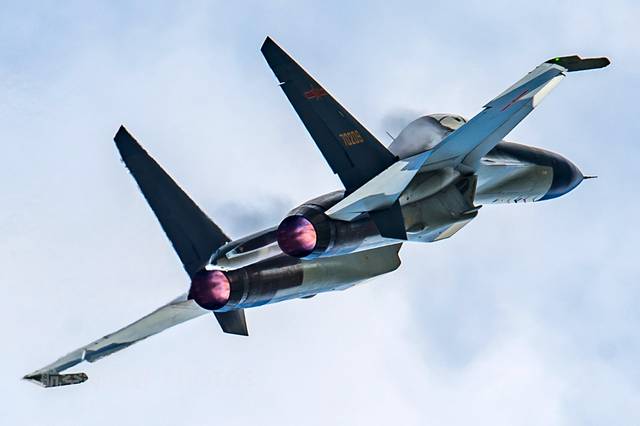 沈飞歼11bs重型战斗机国产军机颜值巅峰傲气雄鹰精工细作