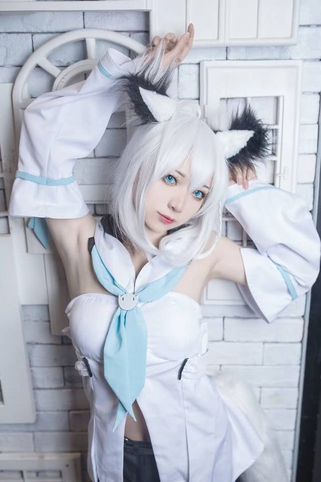 cos虚拟兽耳jk白上吹雪