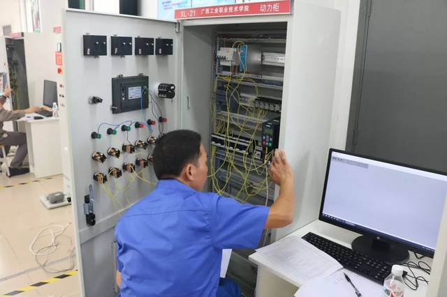 贵港电脑维修全攻略：上门修电脑、系统重装、数据恢复与办公设备维护一次讲清