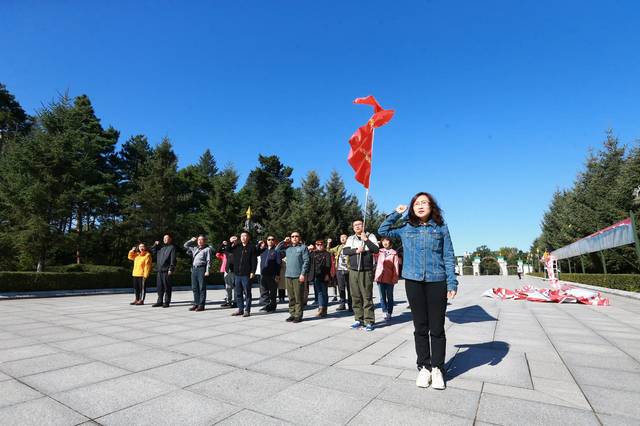 了楊靖宇烈士陵園與東北抗日聯軍紀念館,緬懷楊靖宇將軍,重溫入黨誓詞