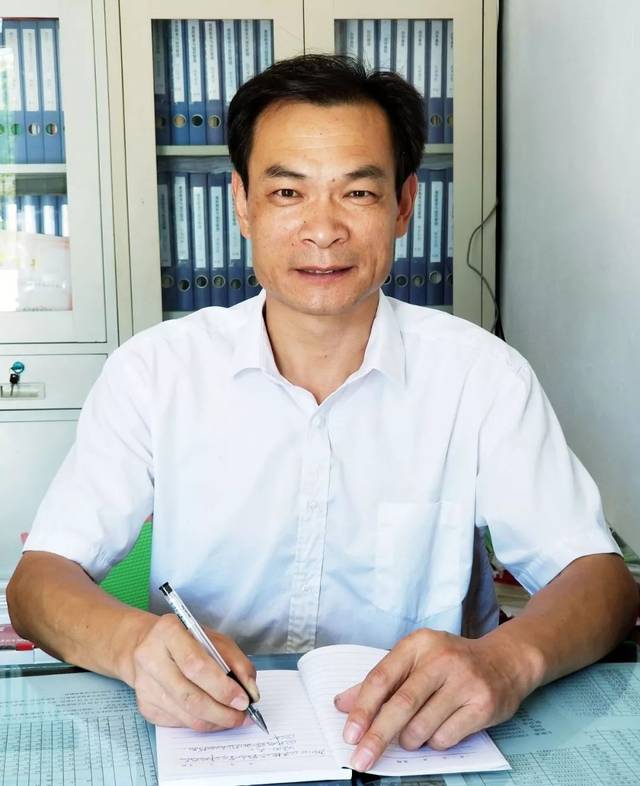 执著追求无私奉献刘恩