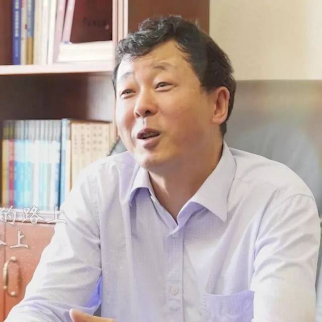 他是杨龙,云南祥云飞龙再生科技股份有限公司掌舵人,祥云乃至云南,既