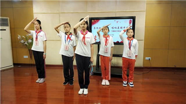 喜迎七十华诞唱响美丽中国上海市洛川学校举行2019学年第一学期开学