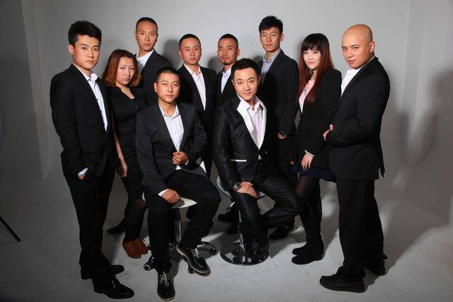 公钰涵与邓伦签约的时候,邓伦是娱乐圈的小透明,公钰涵尚未开拓艺人