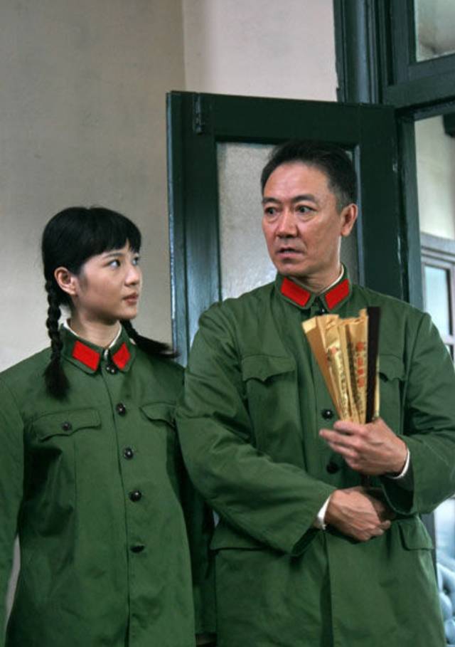 从2010年结婚到2013年3月3日过世的宋汶霏才仅仅二十七岁,这段年龄正