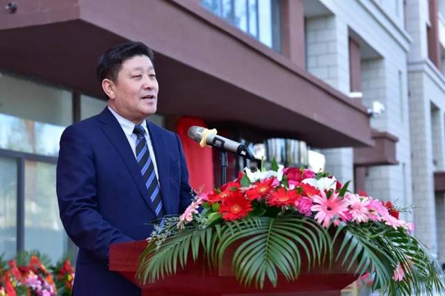 图为京蓝科技副总裁,京蓝沐禾董事长乌力吉致辞京蓝科技副总裁兼京蓝