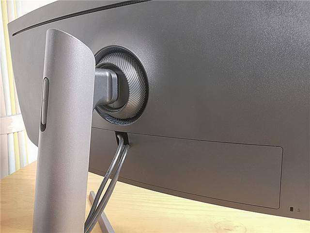 49寸三星c49rg90ssc—32:9的120hz曲面量子点显示器爽玩魔兽世界怀旧