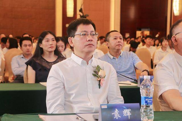 启动仪式现场合照同时,这次发布会也邀请了包括 湖北日报,楚天都市报