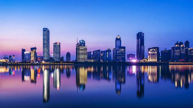 谁是中部城建第一新区?东北大爷说:南昌红谷滩完爆武汉光谷