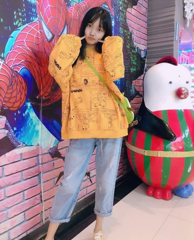 才14岁的曲芷含就已经长得