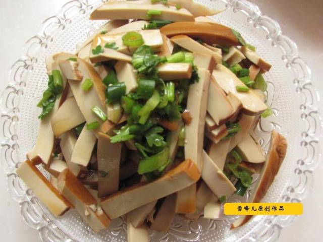 简单三步即可做出的葱拌豆腐干, 美味好吃的小菜