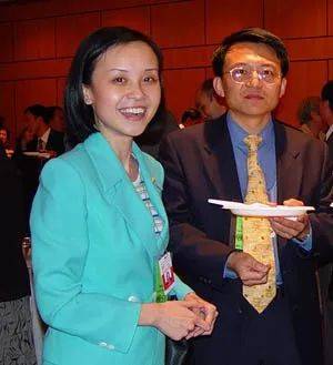 被称为中国口译界的"金童玉女"中的"玉女"朱彤说: "作为一名翻译,重要