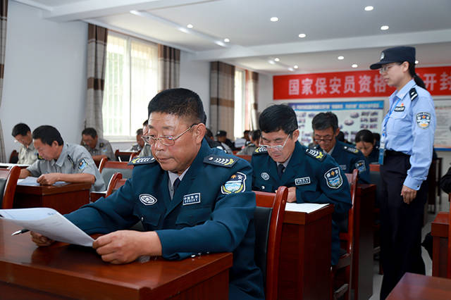 9月23日,开封市公安局党委委员,副局长刁百闯,治安支队长韩胜利专程到
