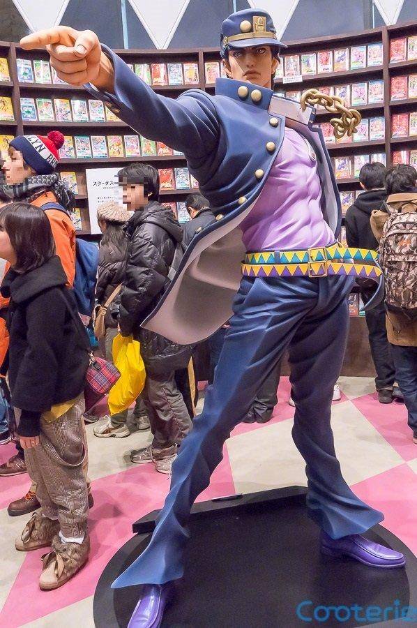 国外网友拍到等身大空条承太郎手办6年前曾亮相漫展