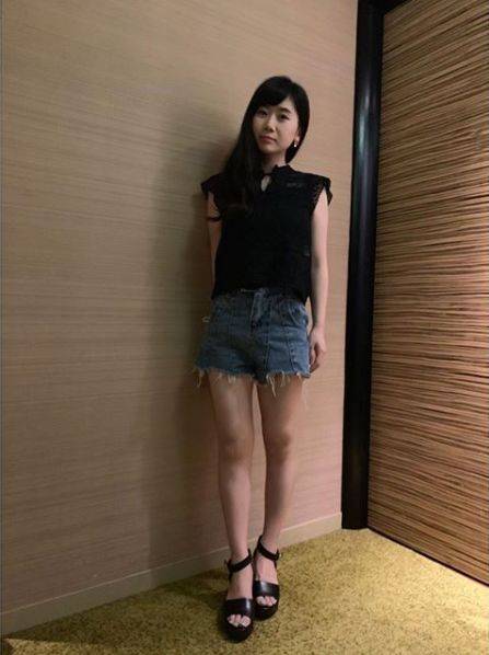 福原爱产后ins秀美腿,网友直呼:"太好看"!