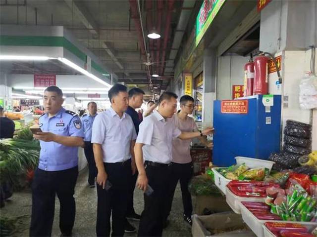 张铁炎率队检查督导岳麓街道国庆节前安全生产工作